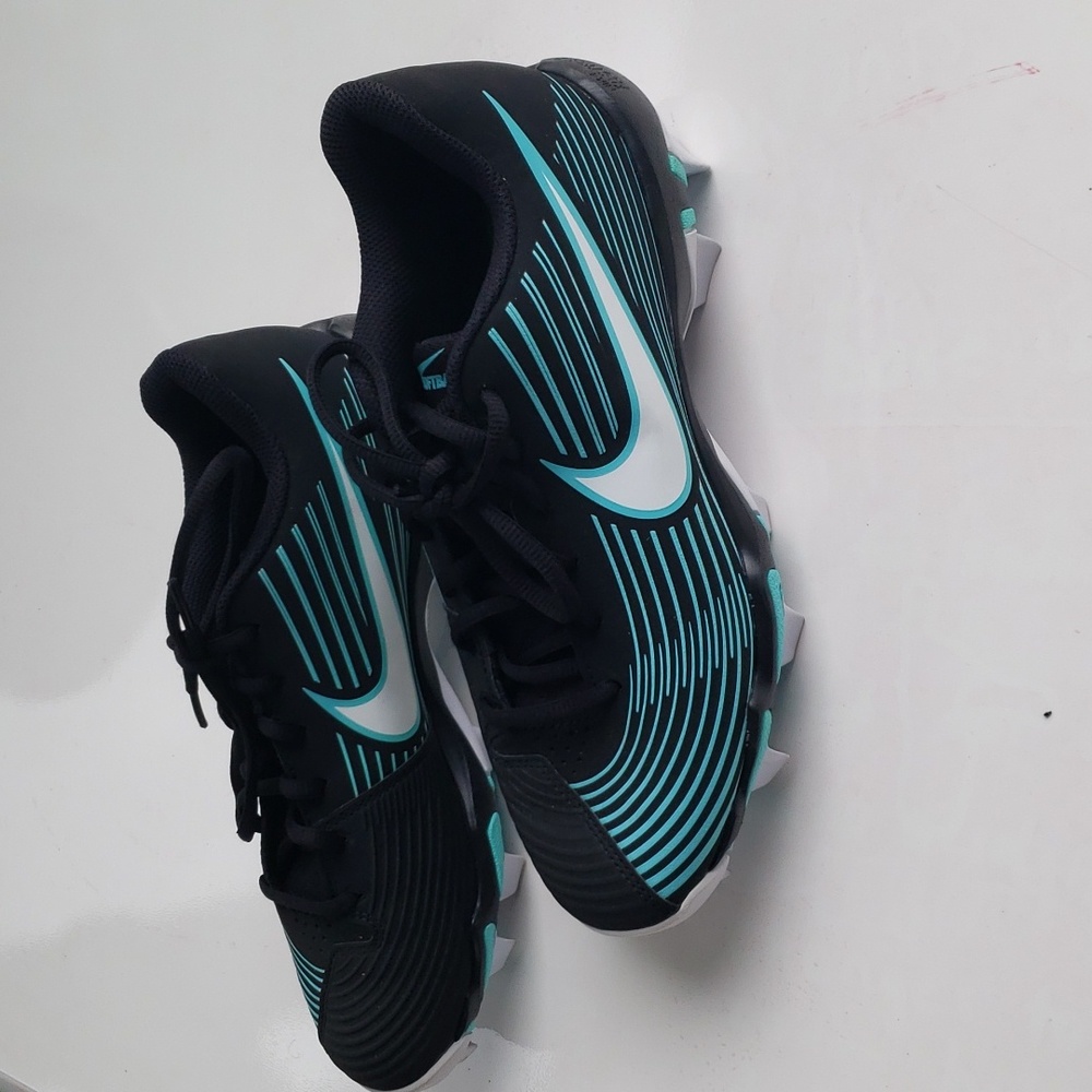 Nike softball cleats